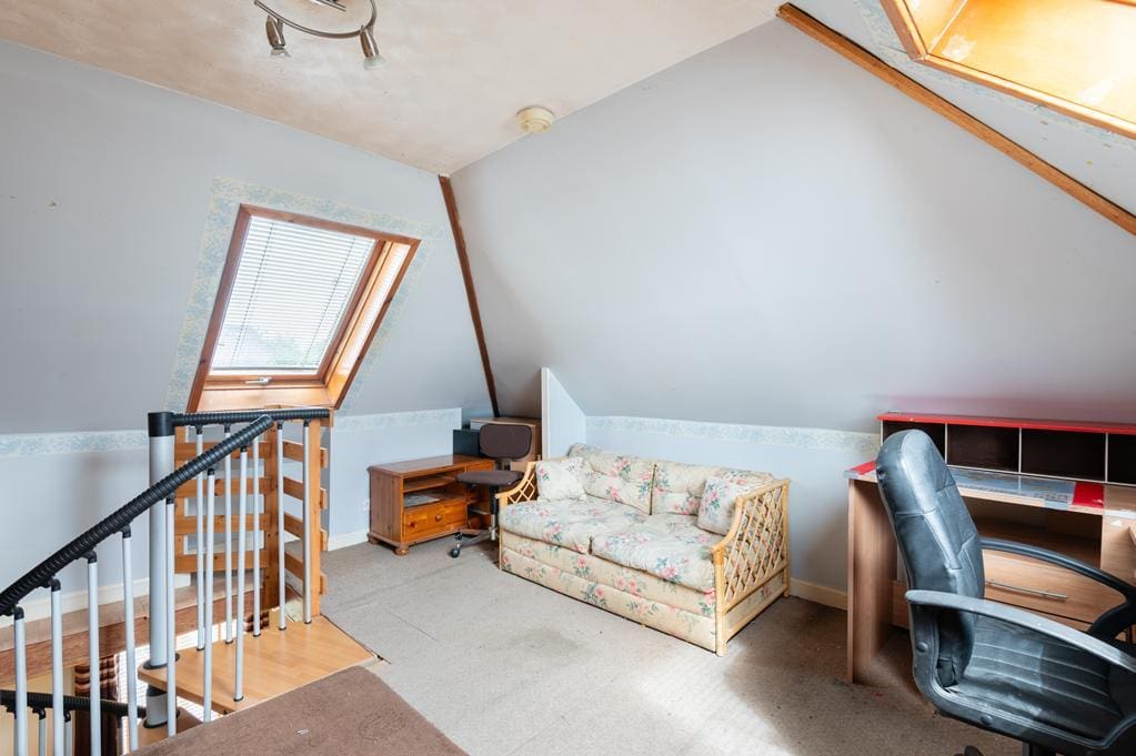 LEV1474SEG ATTIC ROOM AGAIN.jpg