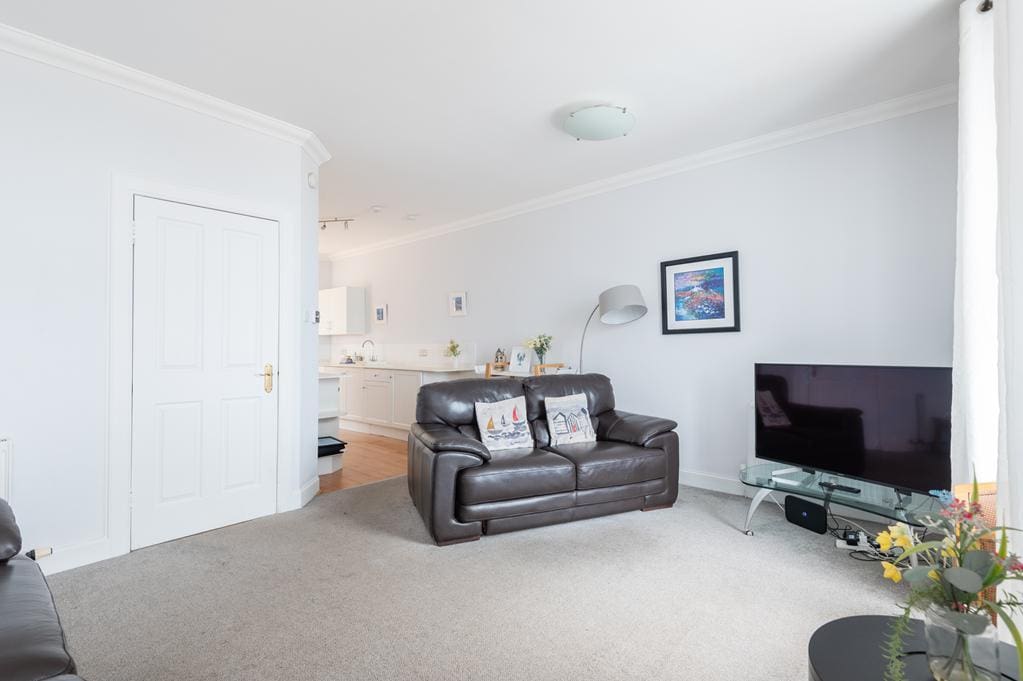 CUP1480SEG HARBOUR APARTMENT LOUNGE AGAIN.jpg