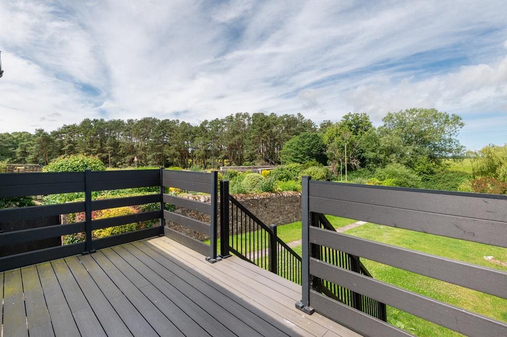CUP1489SEG DECKING.jpg