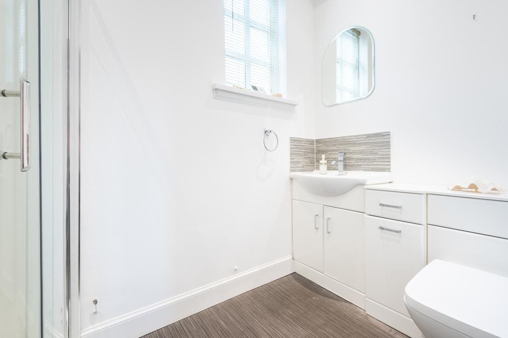 CUP1480SEG MARKET APARTMENT SHOWER ROOM AGAIN.jpg