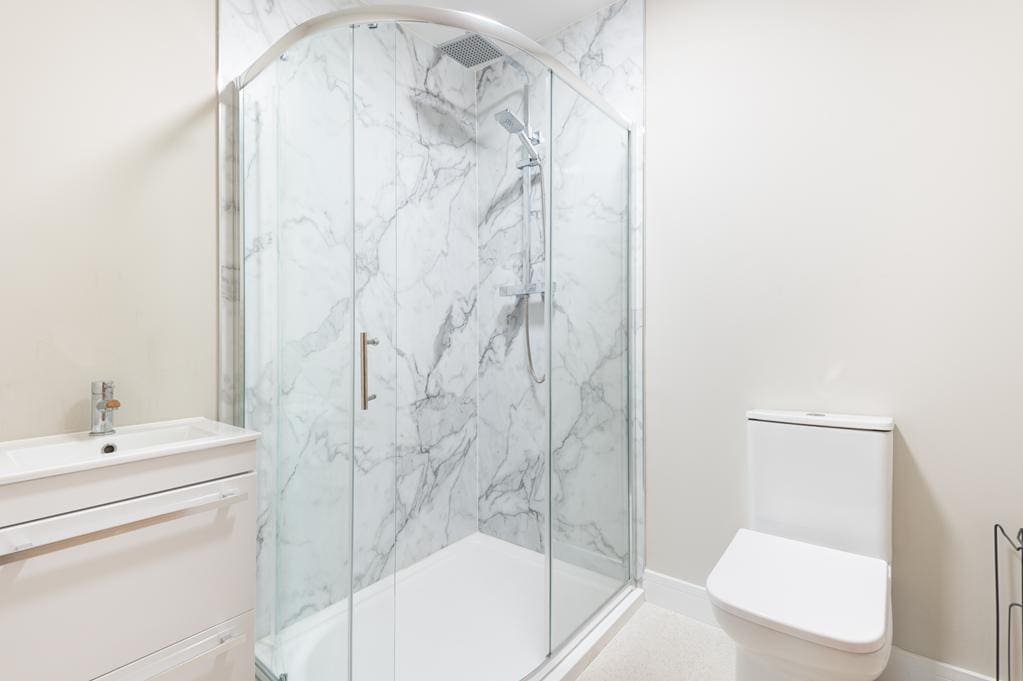 CUP1489SEG SHOWER ROOM.jpg