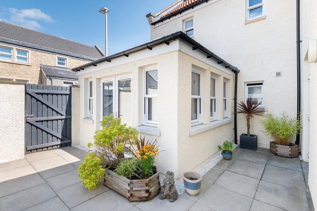 LEV1477PEM GARDEN ROOM EXTERNAL.jpg
