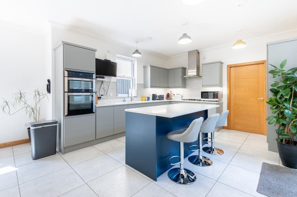 LEV1477PEM KITCHEN AGAIN.jpg