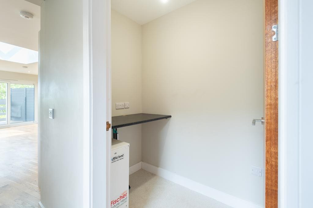 CUP1489SEG LAUNDRY ROOM.jpg