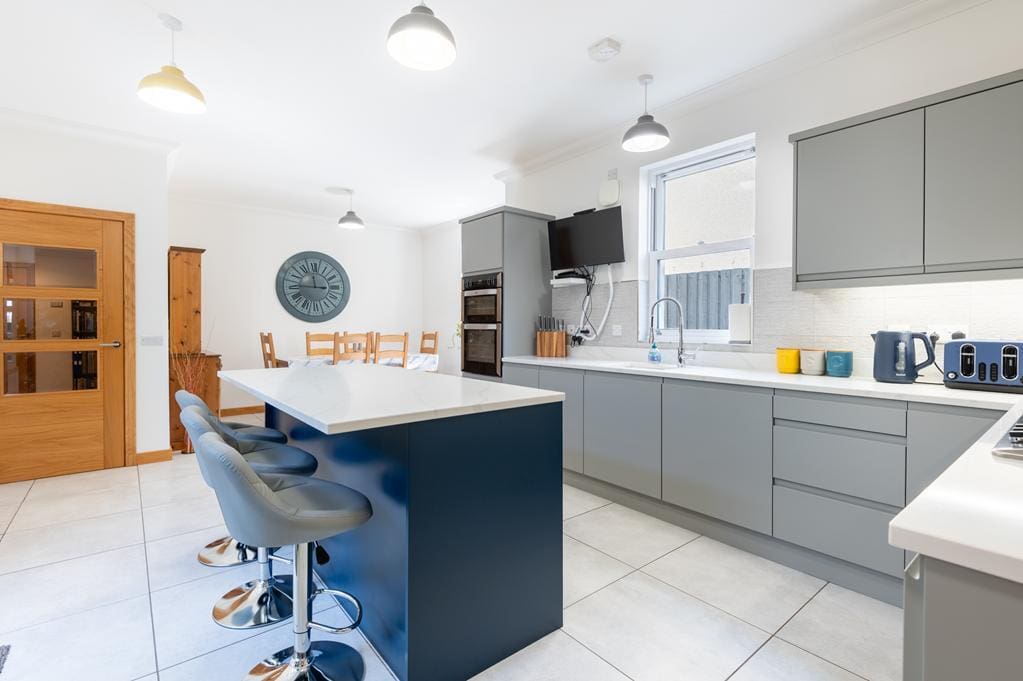 LEV1477PEM KITCHEN TO DINING AREA.jpg