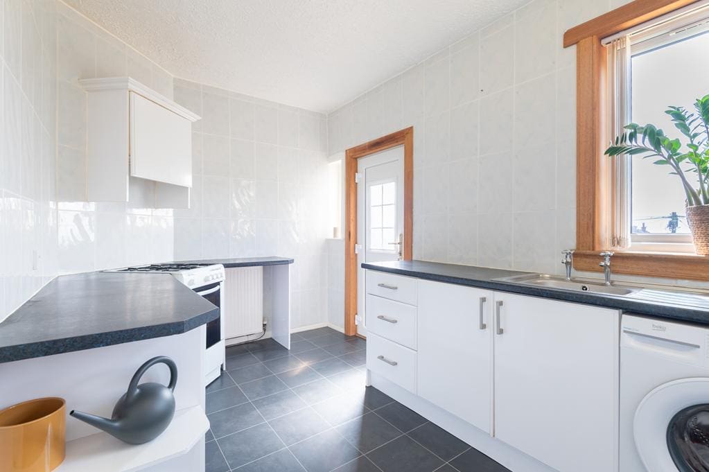 LEV1481PEM KITCHEN left.jpg