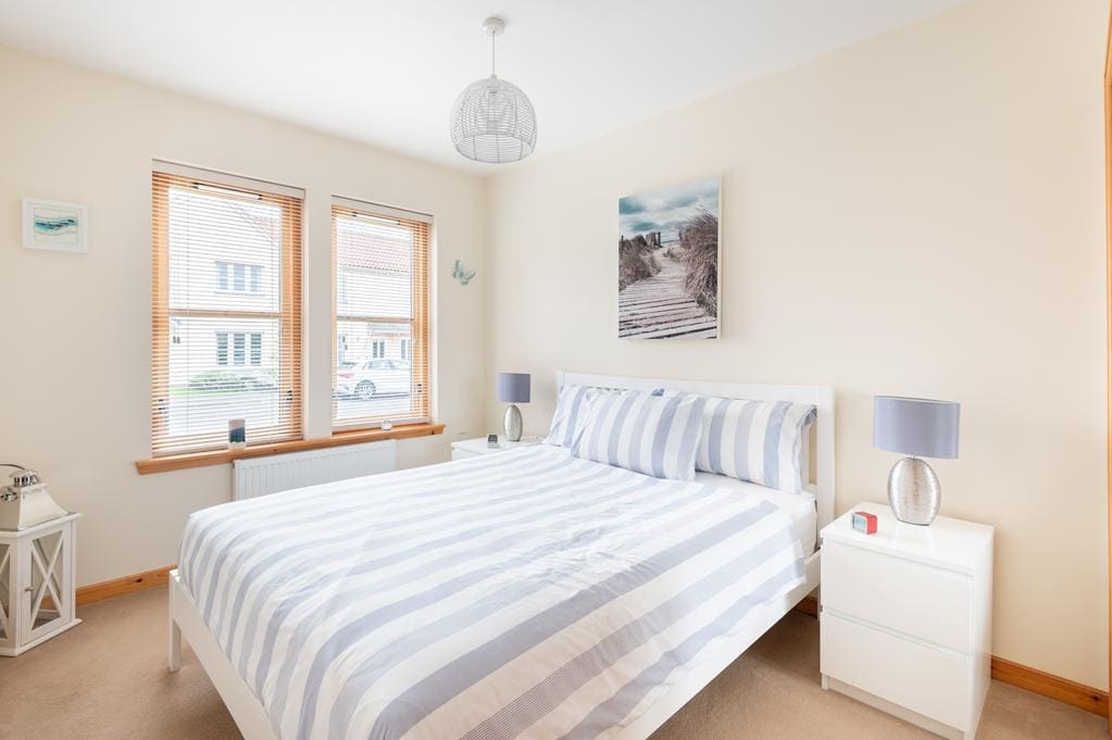 CUP1490SEG BEDROOM 1.jpg