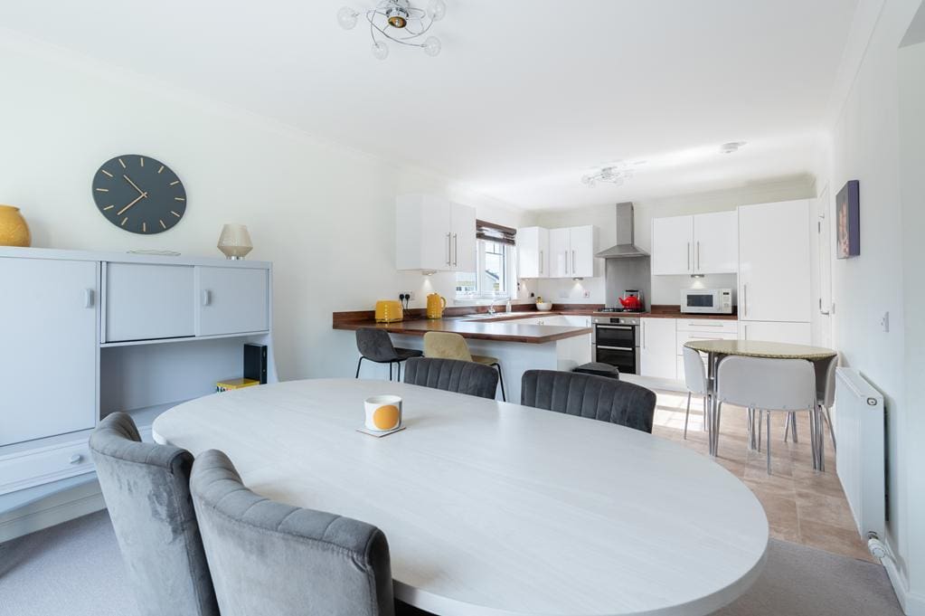 LEV1488PEM DINING KITCHEN.jpg