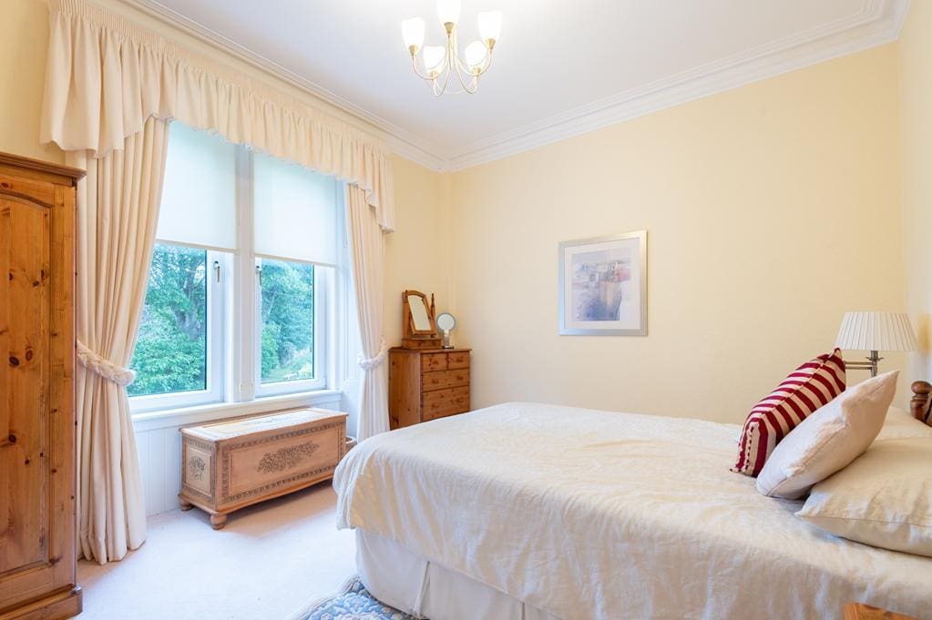LEV1479PEM BEDROOM 3.jpg