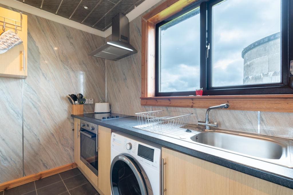 LEV1487PEM KITCHEN FRONT.jpg