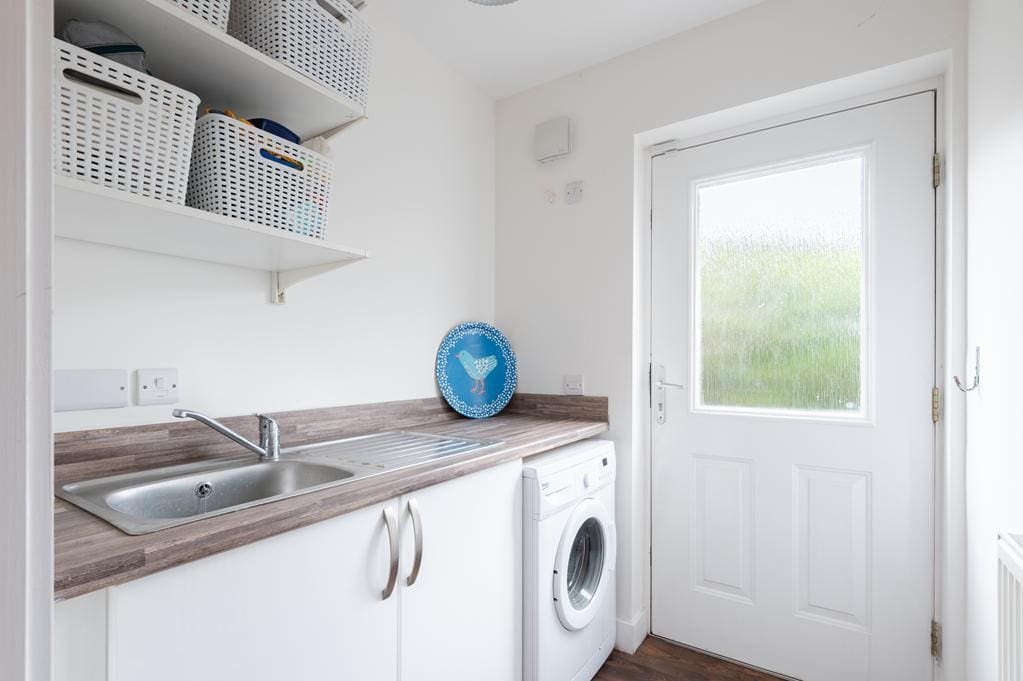 CUP1495SEG UTILITY ROOM.jpg