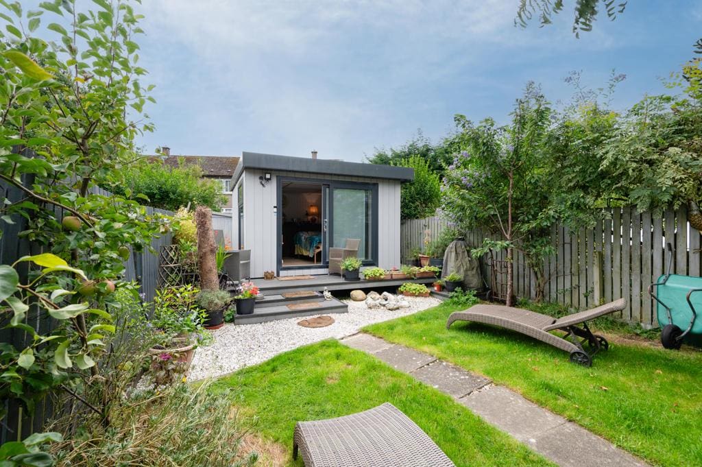 LEV1486PEM GARDEN ROOM.jpg