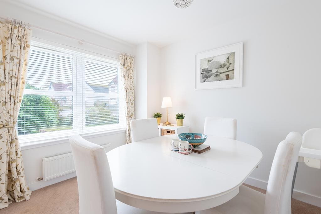 CUP1495SEG DINING ROOM.jpg