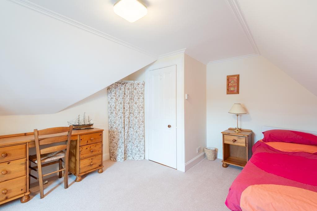 LEV1479PEM BEDROOM 2 AGAIN.jpg