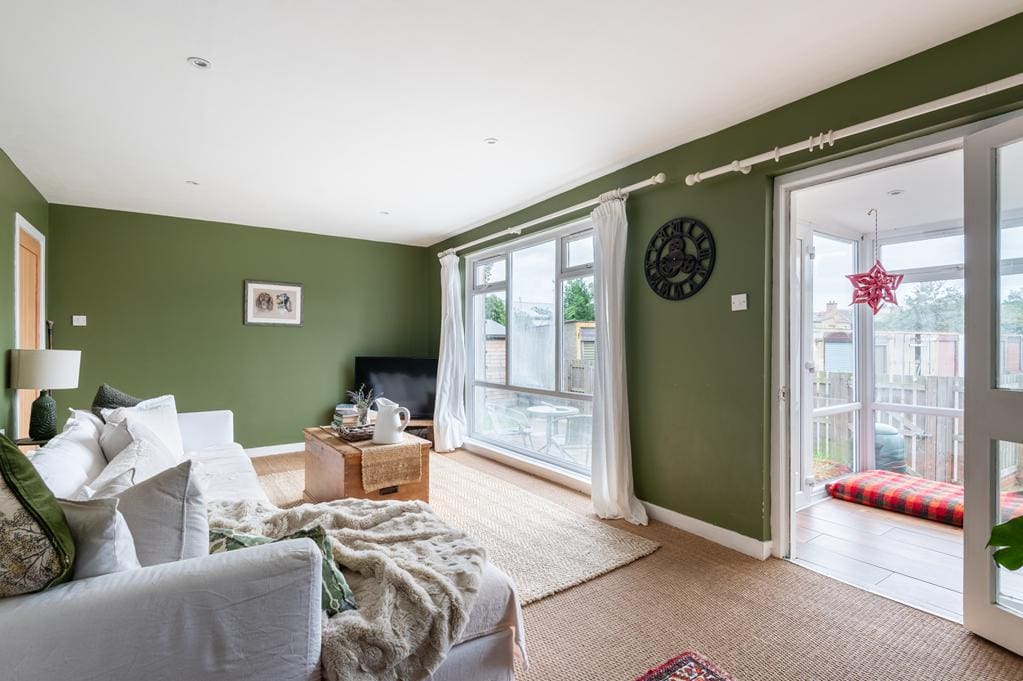 CUP1504SEG LIVING ROOM TO REAR PORCH.jpg