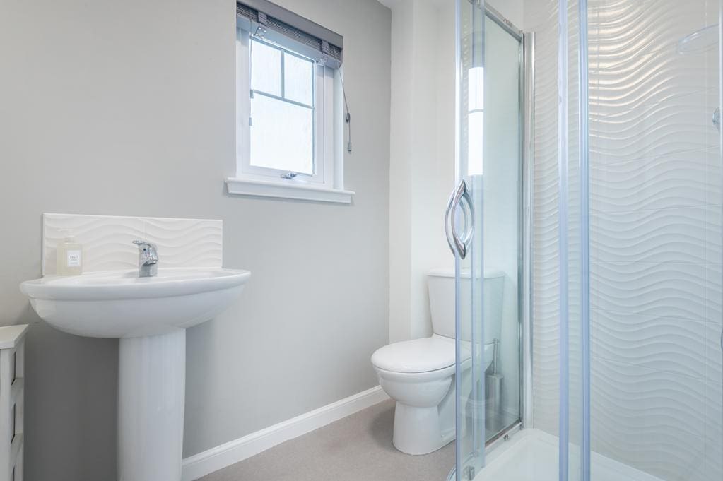 LEV1488PEM ENSUITE SHOWER ROOM.jpg