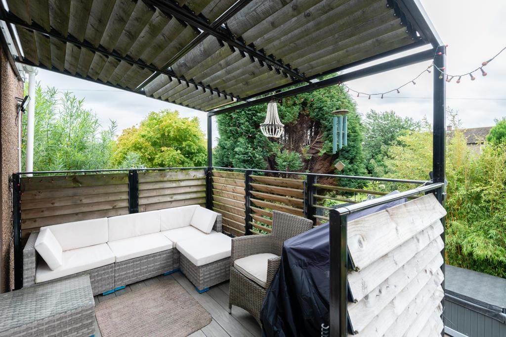 LEV1486PEM BALCONY.jpg
