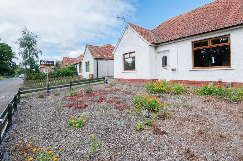 CUP1492SEG FRONT GARDEN.jpg