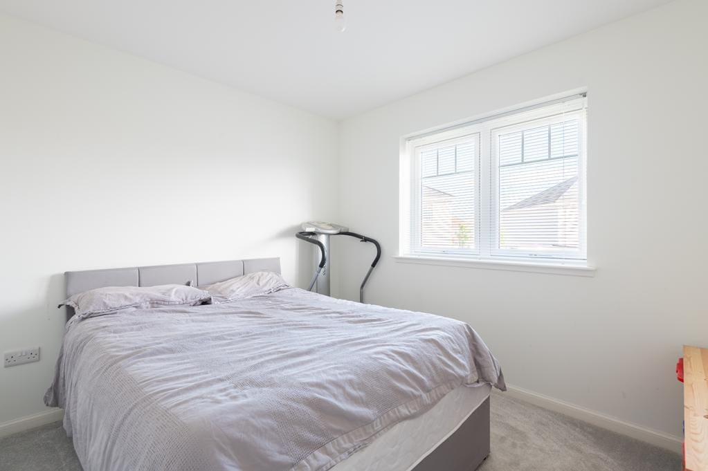 LEV1491PEM BEDROOM 3.jpg