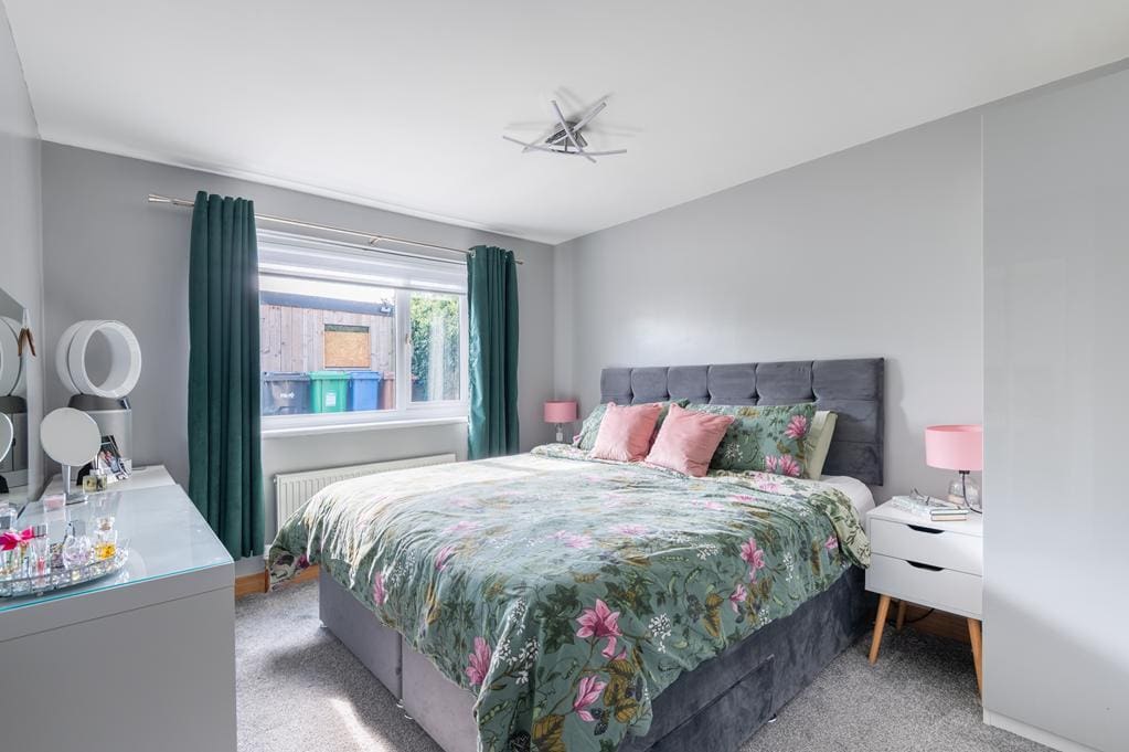 CUP1501SEG BEDROOM 2.jpg