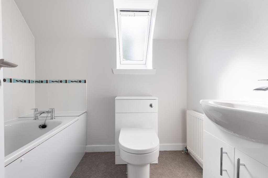 CUP1510SEG BATHROOM.jpg