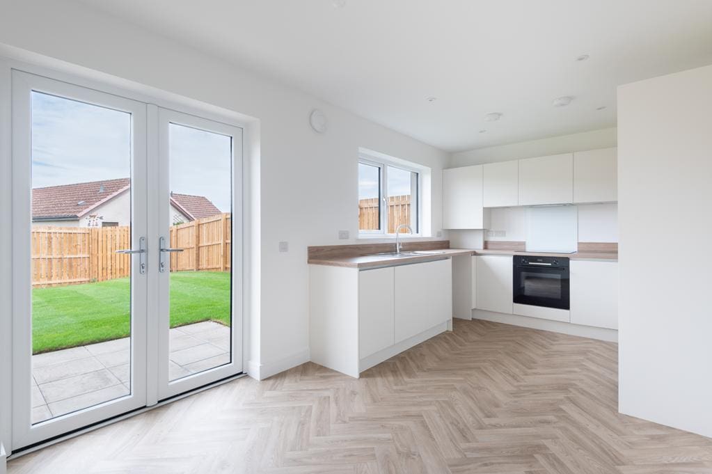 CUP1506PEM DINING TO KITCHEN AREA.jpg