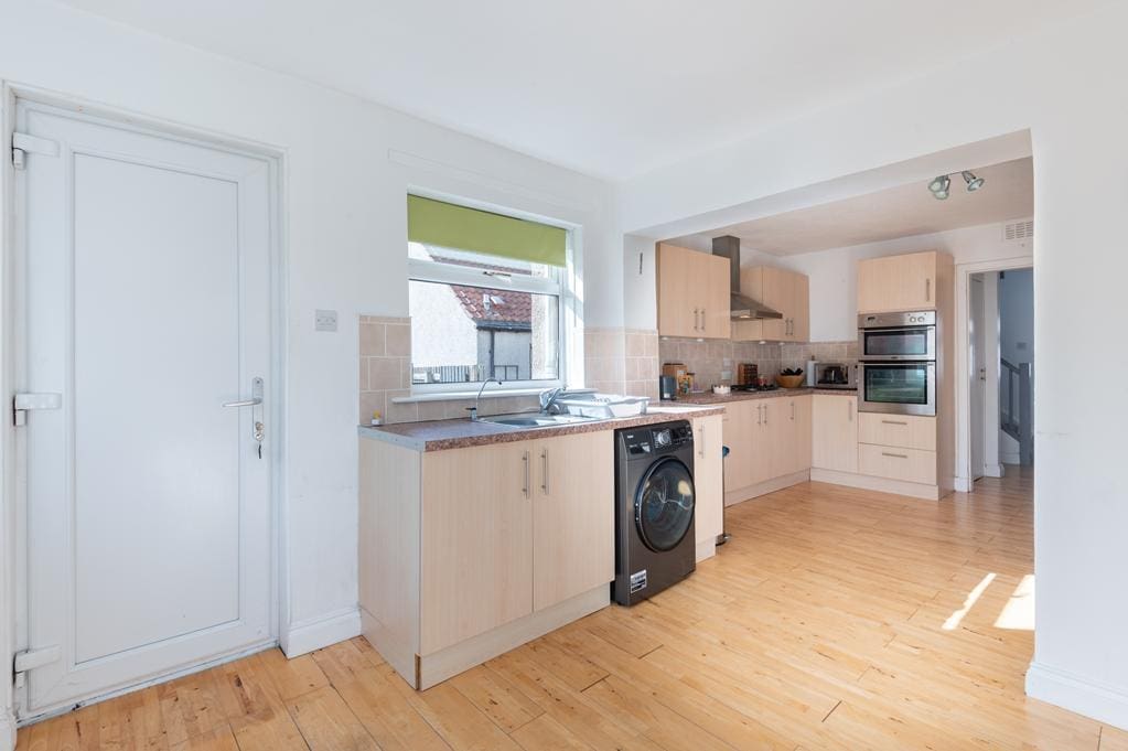 CUP1486SEG DINING TO KITCHEN.jpg