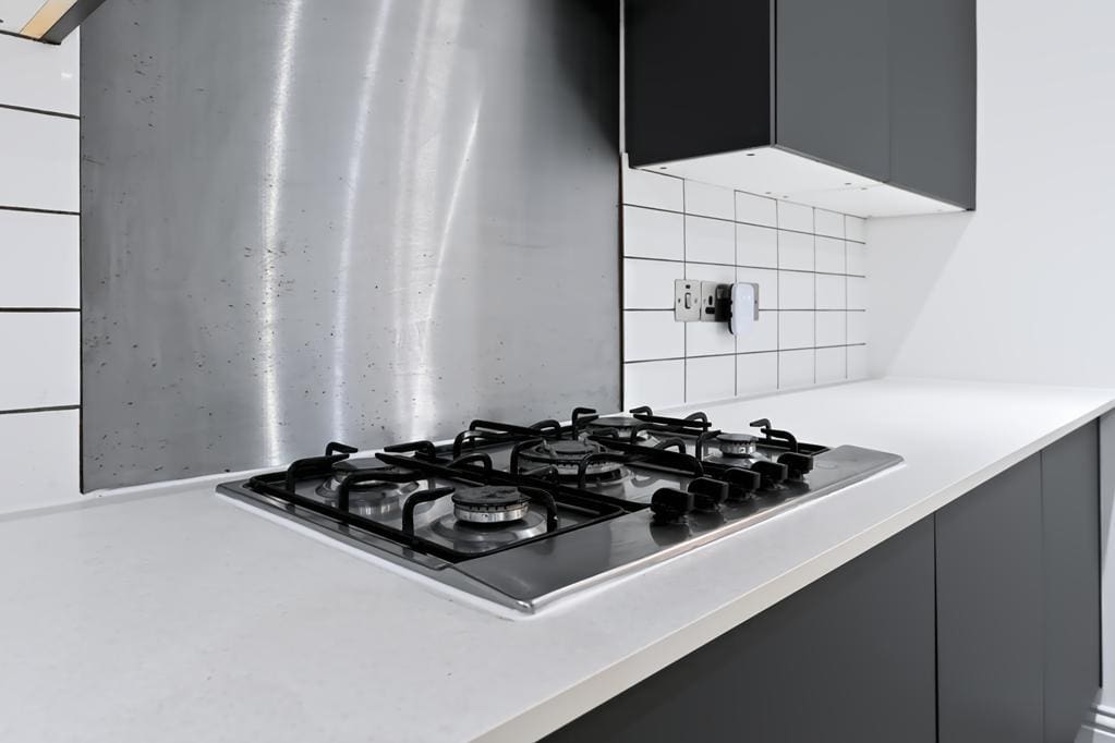 LEV1496PEM KITCHEN DETAIL 2.jpg