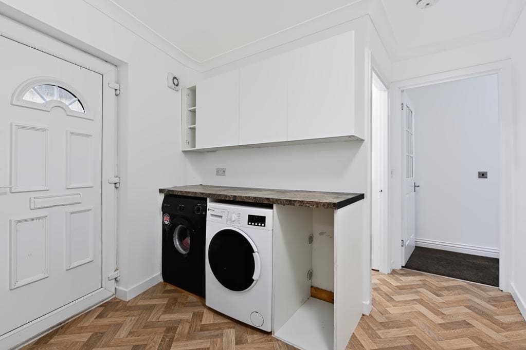 LEV1496PEM LAUNDRY ROOM.jpg
