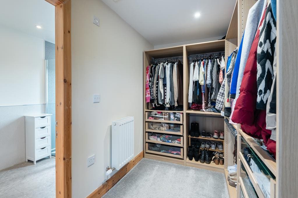 CUP1509SEG MASTER DRESSING ROOM.jpg