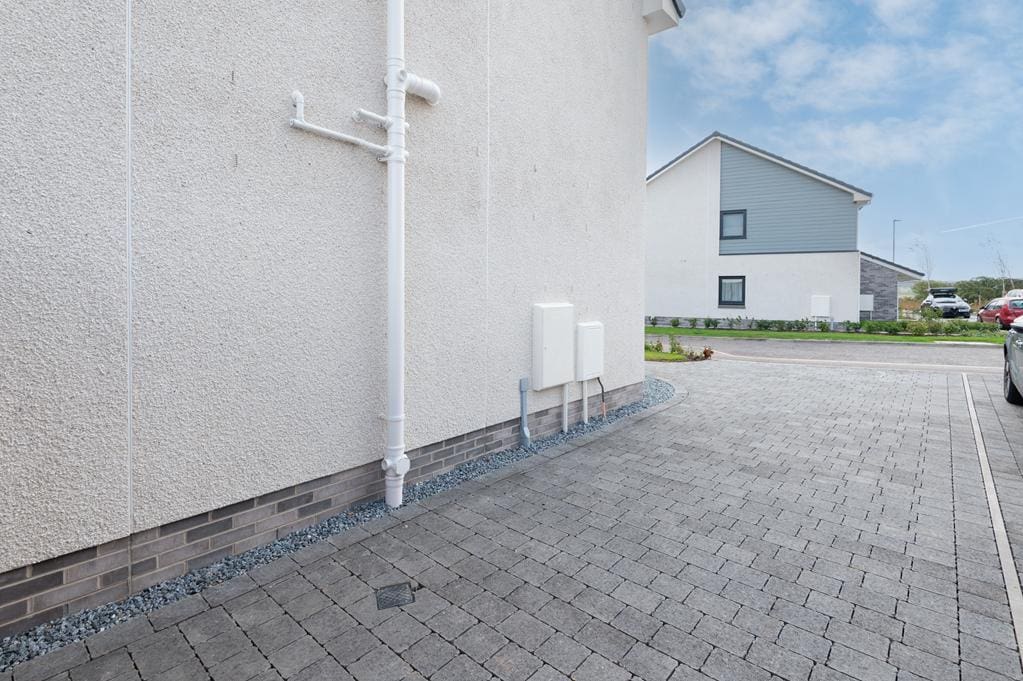 CUP1506PEM DRIVEWAY.jpg