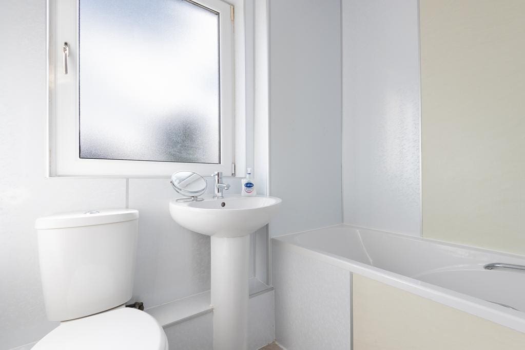 CUP1486SEG BATHROOM.jpg