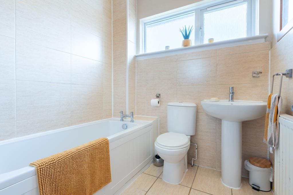 CUP1509SEG BATHROOM.jpg