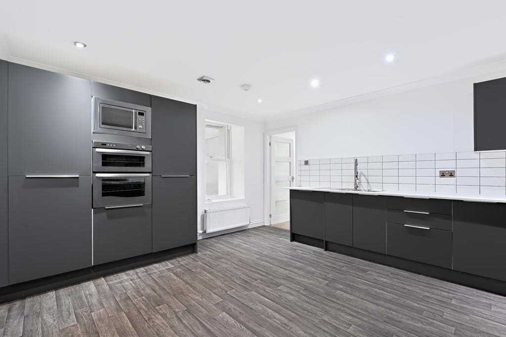 LEV1496PEM DINING KITCHEN AGAIN.jpg