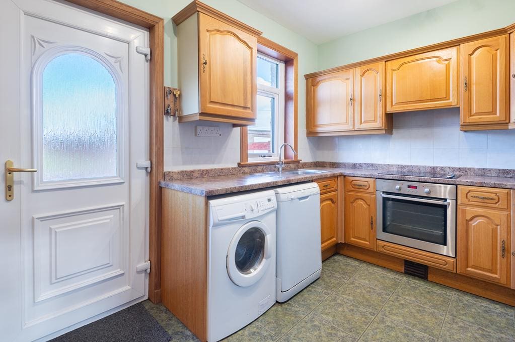 CUP1492SEG KITCHEN DETAIL.jpg