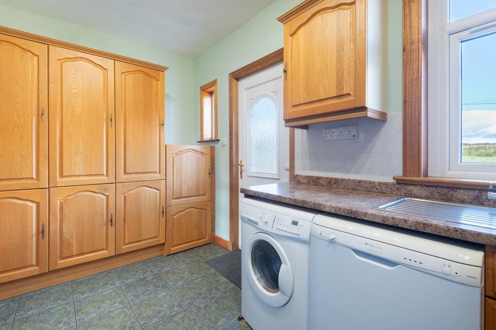 CUP1492SEG KITCHEN AGAIN.jpg