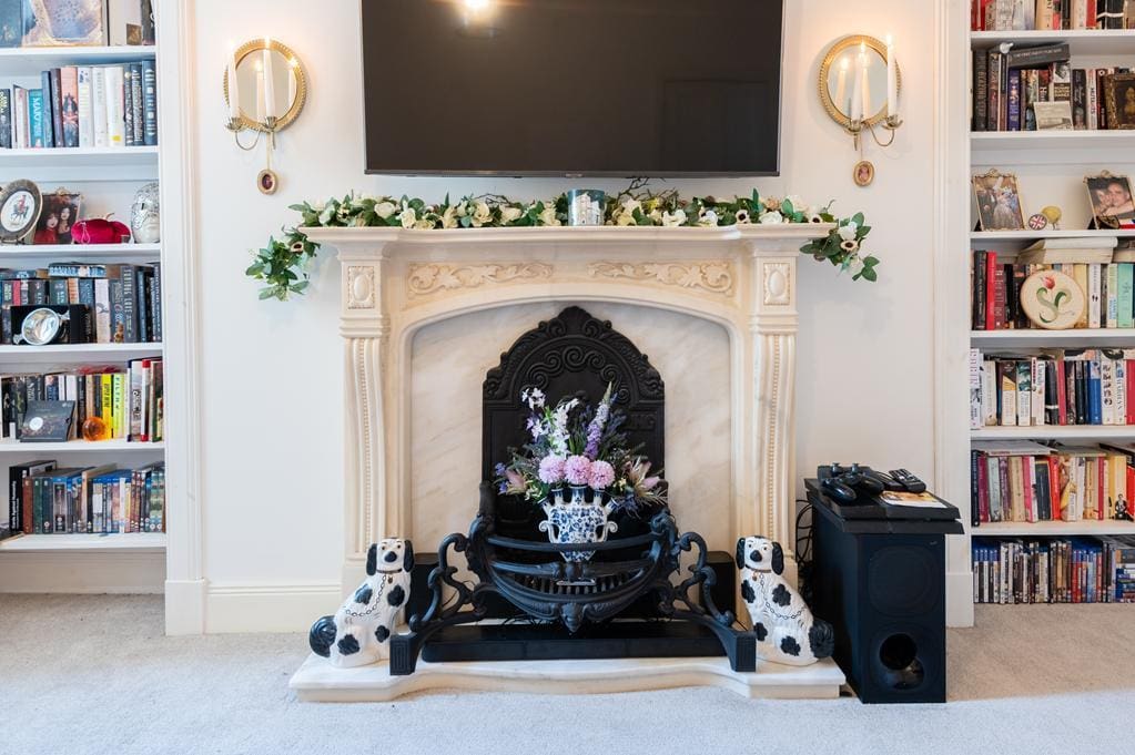 LEV1501PEM LIVING ROOM DETAIL.jpg