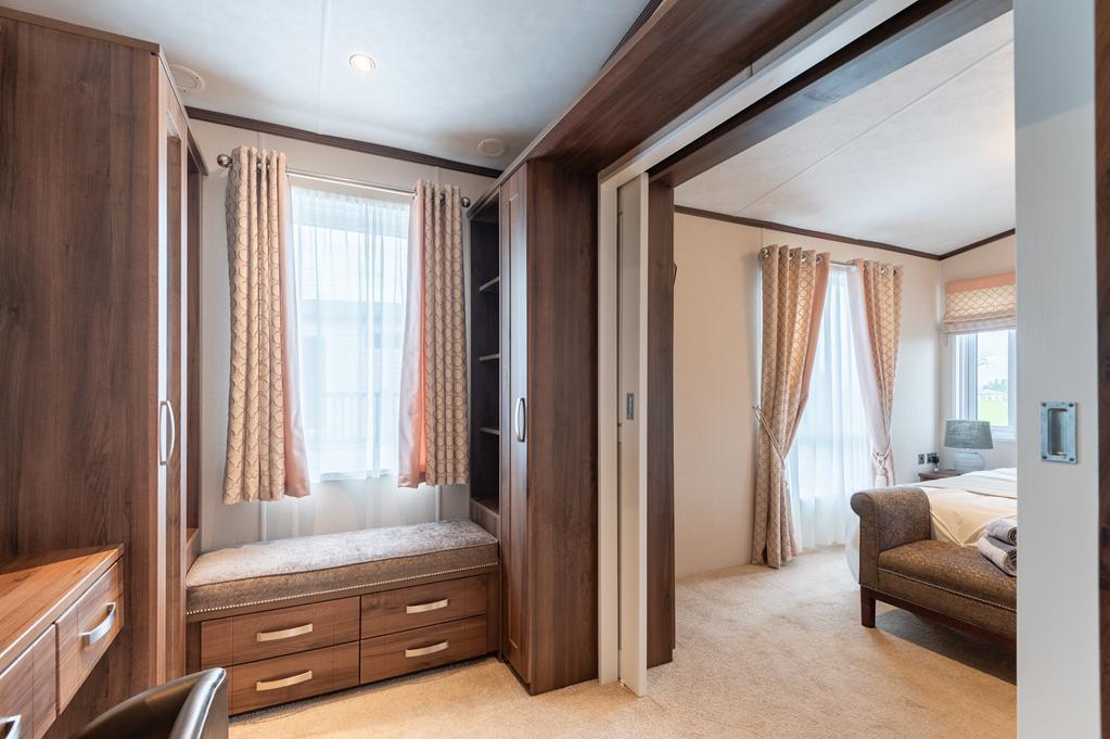 DRESSING AREA AGAIN