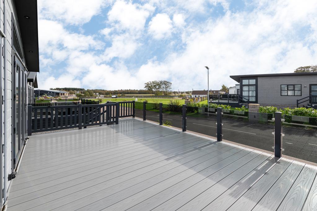 DECKING