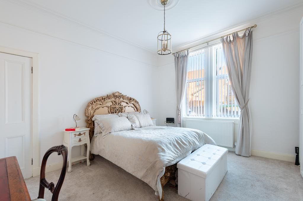 LEV1501PEM BEDROOM.jpg