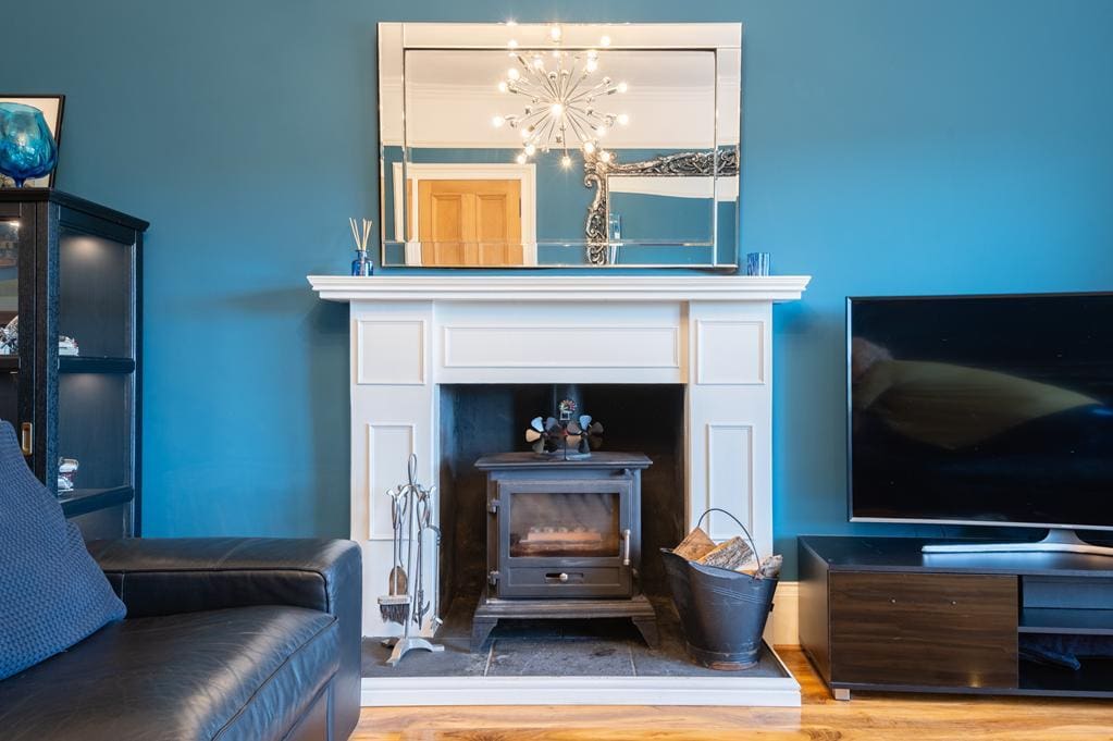 CUP1513JMP LIVING ROOM DETAIL.jpg