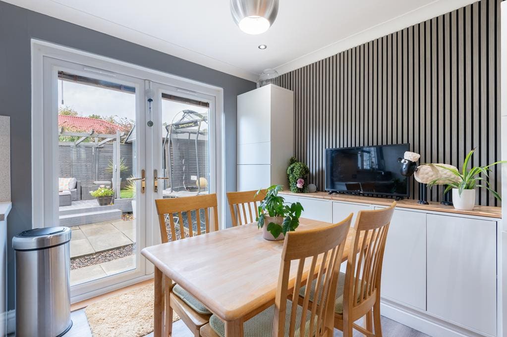 LEV1502JMP KITCHEN DINING AREA.jpg