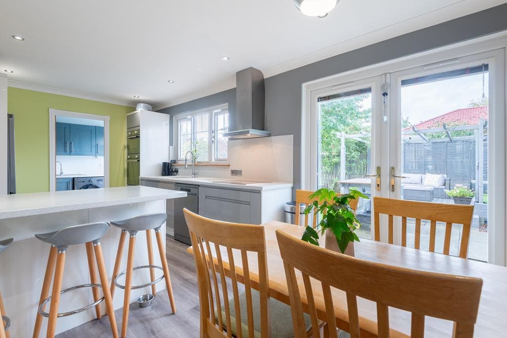 LEV1502JMP KITCHEN DINING.jpg