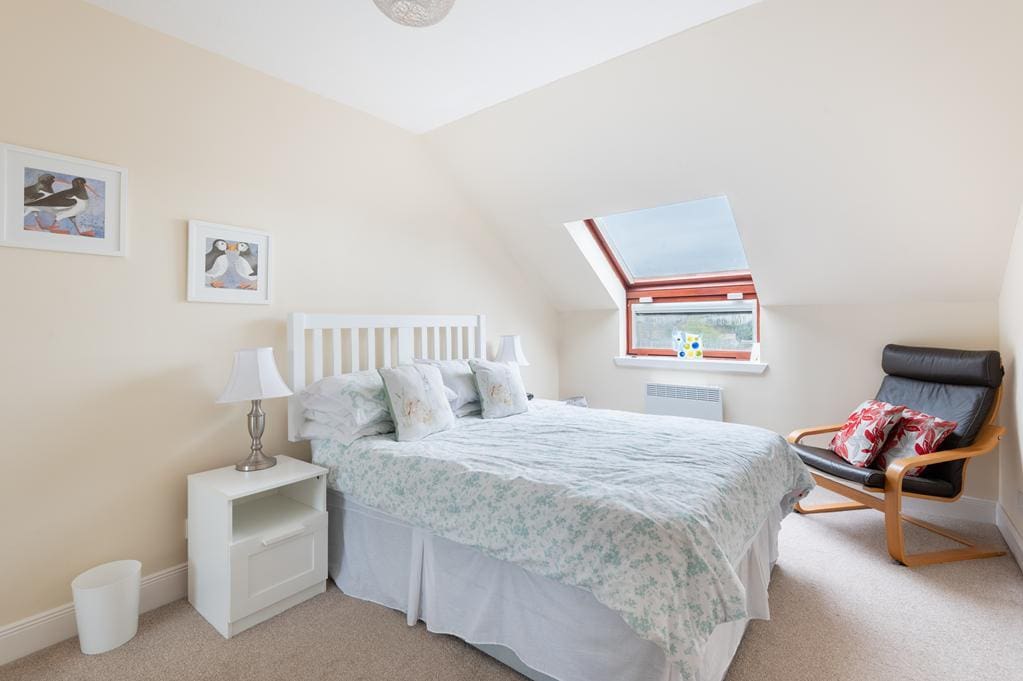 LEV1503JMP BEDROOM 1.jpg