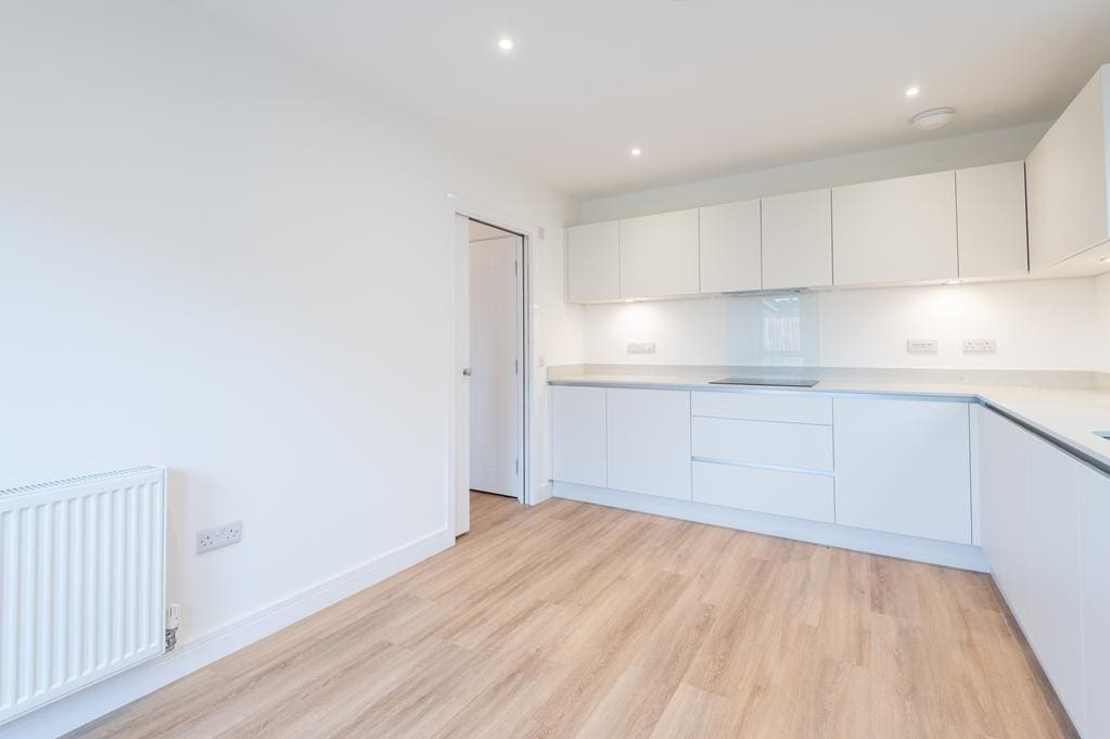 CUP1517JMP DINING KITCHEN rear.jpg