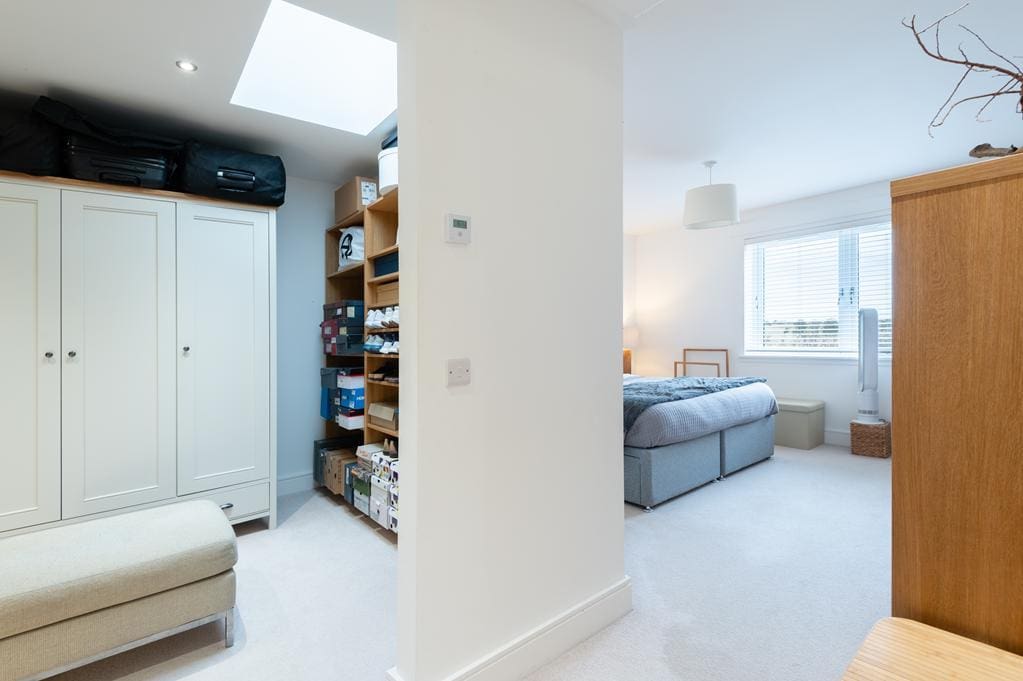 MASTER BEDROOM SUITE