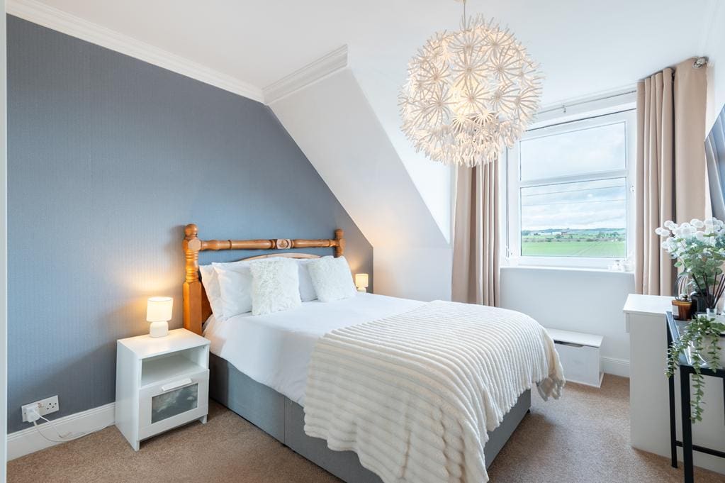 CUP1513JMP BEDROOM 2.jpg