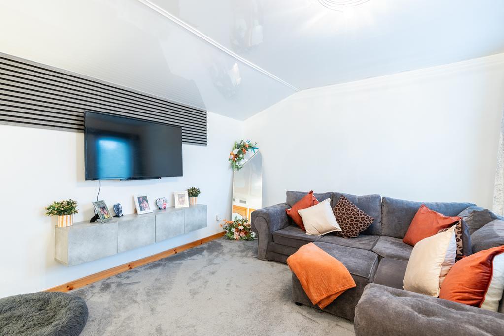 LEV1511JMP LIVING ROOM.jpg
