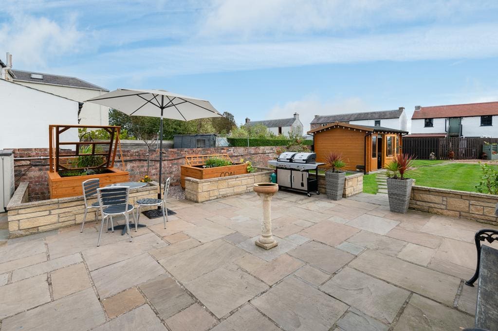 CUP1513JMP PATIO.jpg