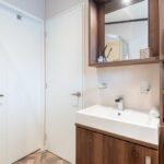 JACK AND JILL BATHROOM AGAIN
